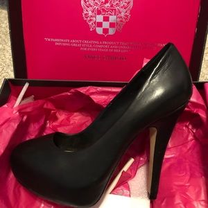 Vince Camuto Black shoes stilletos size 7